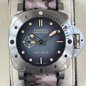 Panerai 44mm Navy Submersible