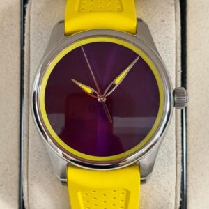 H.Moser & Cie. Pioneer Centre Seconds Sun Berry 40mm Automatic